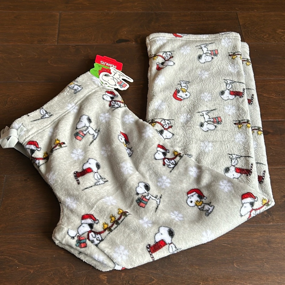 Peanuts womens Christmas Snoopy Plush Pajama Pants New Snowflakes Gifts